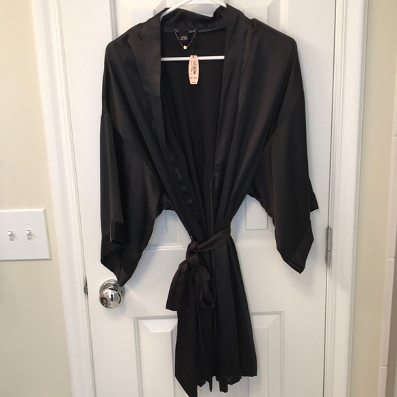 Victoria Secret black satin robe - Picture 1 of 4